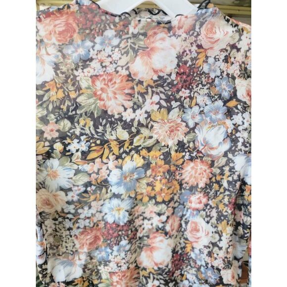 BNWOT Black Sheer Floral Crop Top - Picture 8 of 9